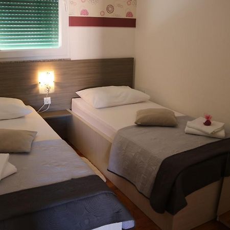 Apartments Marina Vodice Eksteriør bilde