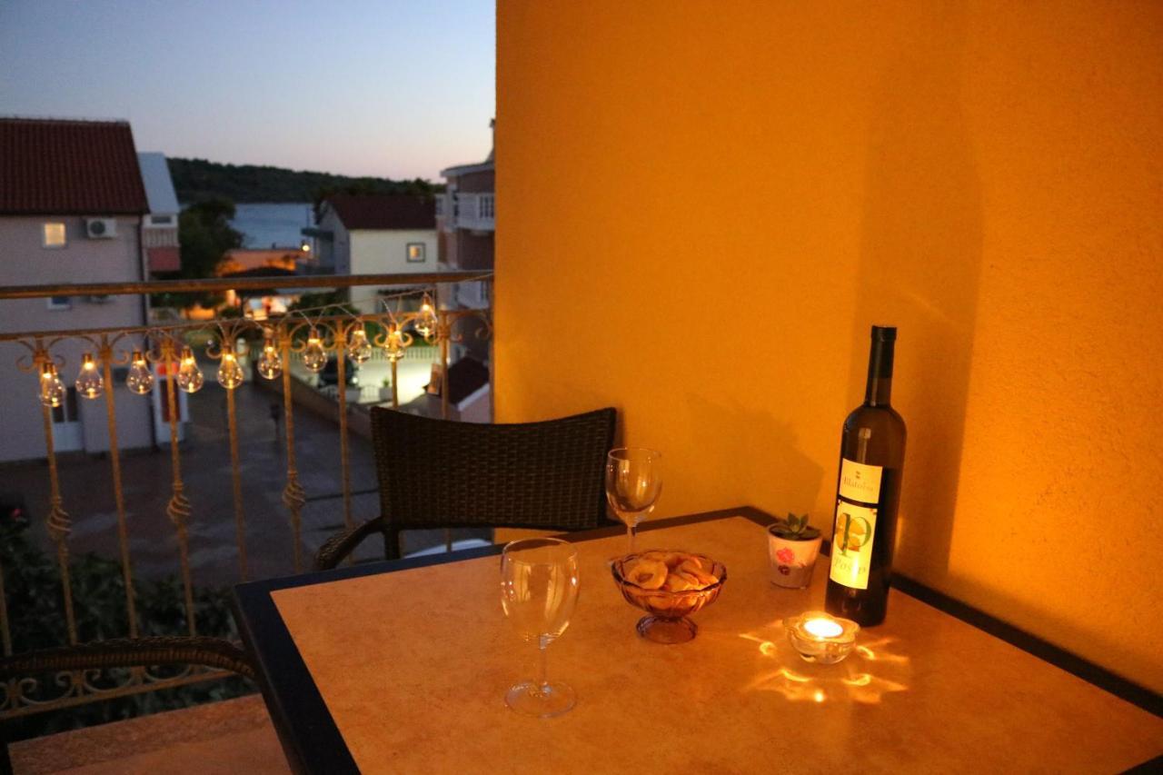 Apartments Marina Vodice Eksteriør bilde