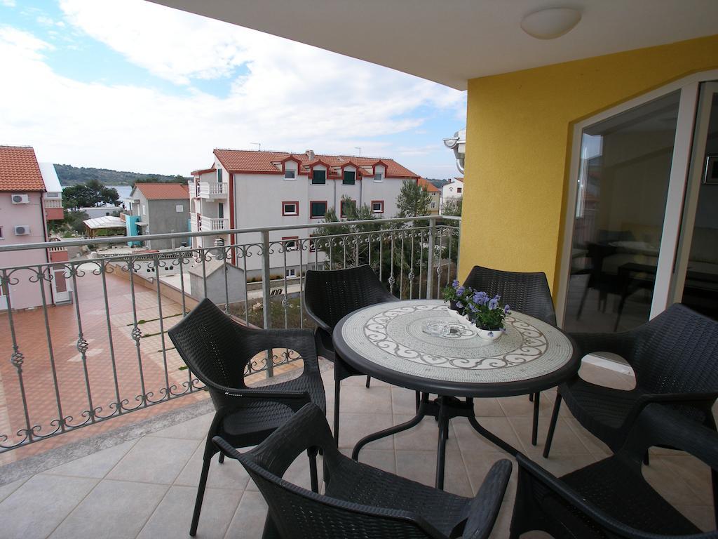 Apartments Marina Vodice Eksteriør bilde