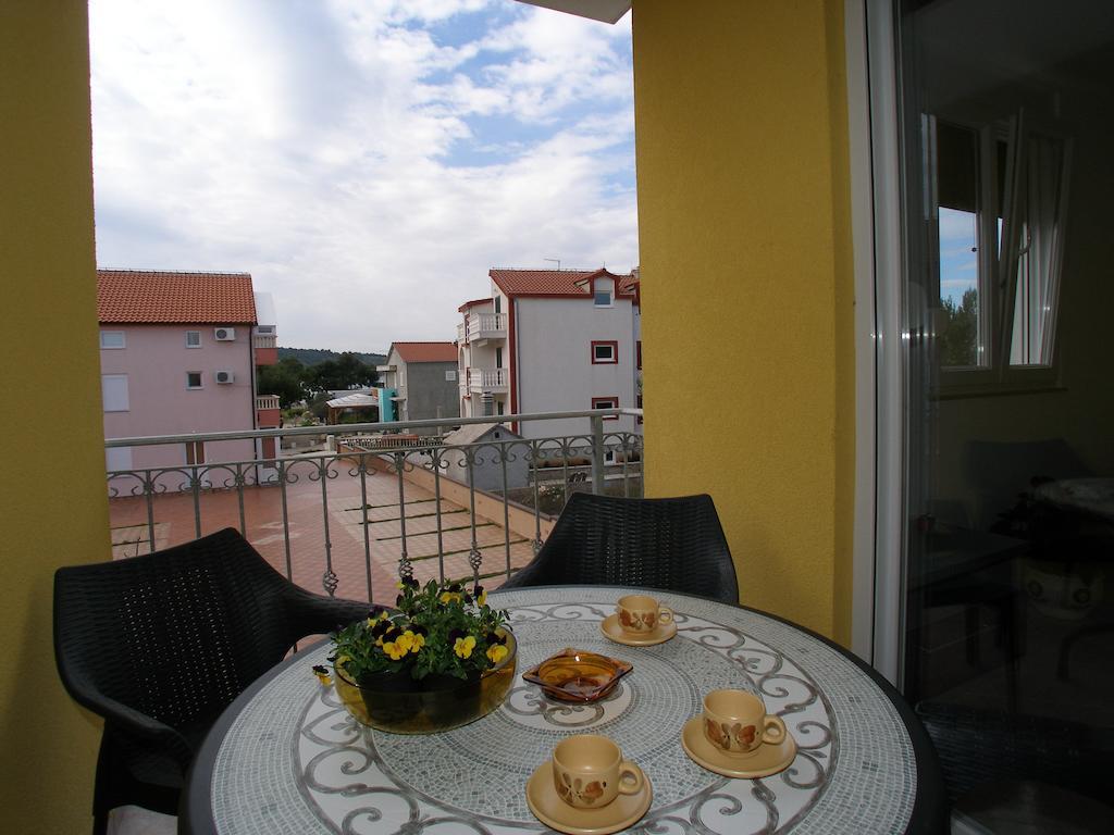 Apartments Marina Vodice Eksteriør bilde