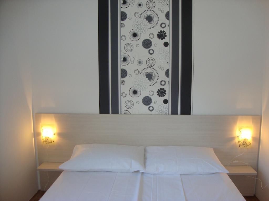 Apartments Marina Vodice Eksteriør bilde